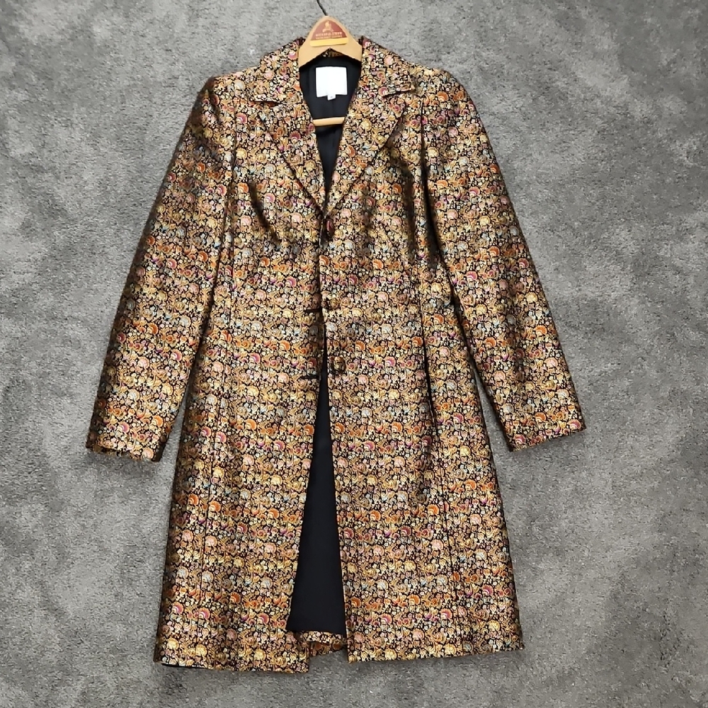 Elegant Women's Gold and Black Patterned Blazer